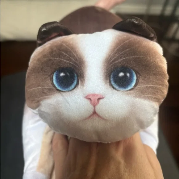 NEW !! Cozy Cat Slippers for Pet Lovers - Picture 2 of 3